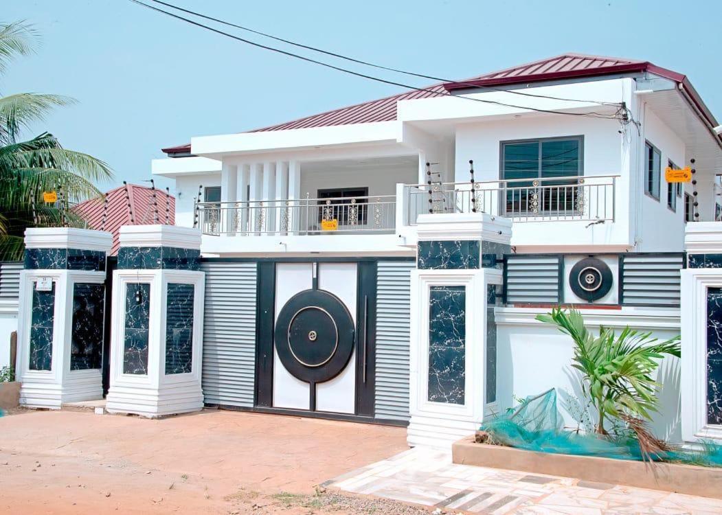 The Lords Palace Guest House Tema Exterior photo